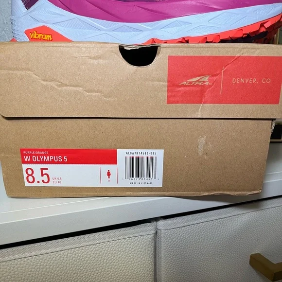 Altra Women's Olympus 5 Trail Running Shoes -W 8.5. Never Worn- 🆕 - Picture 2 of 9